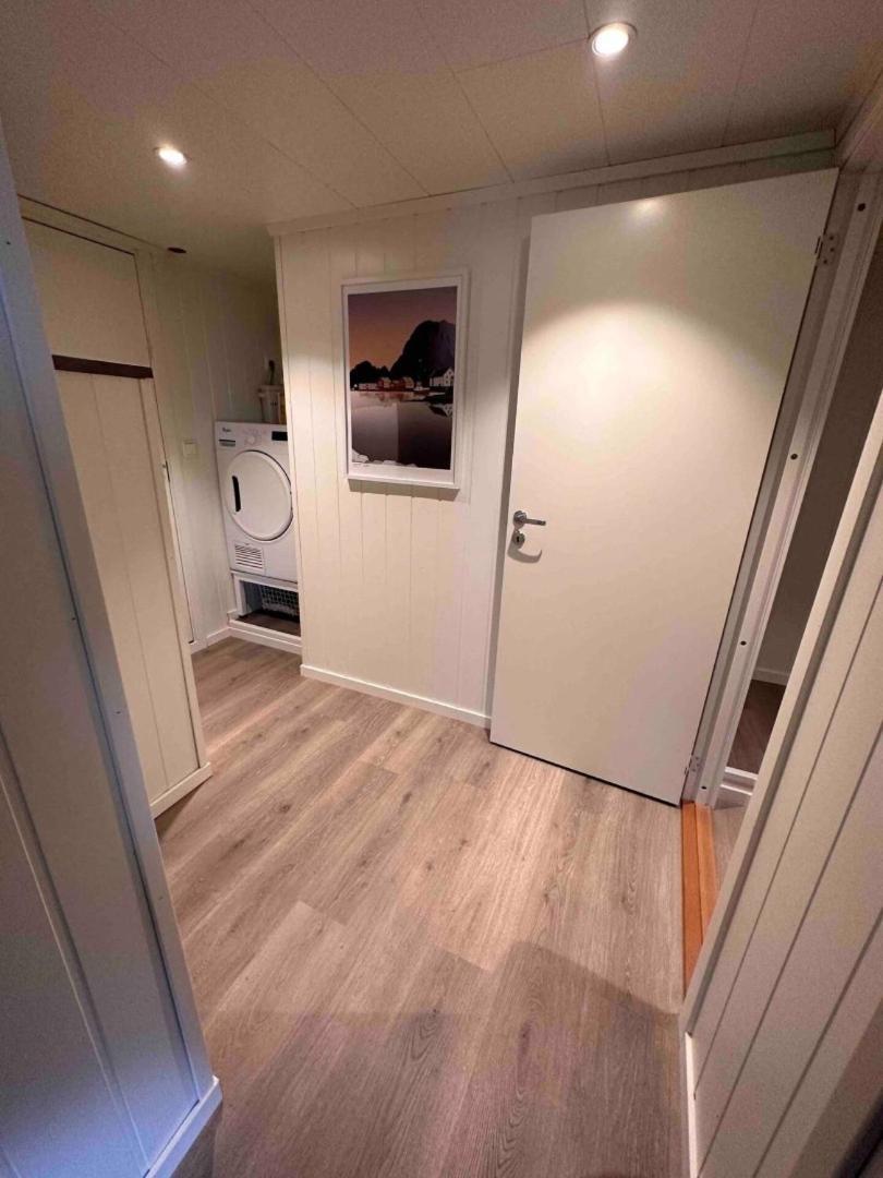 Kb Basement Apartment Sørvågen Bagian luar foto