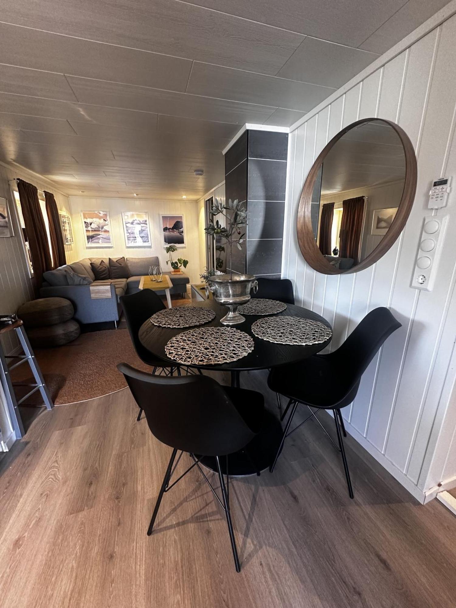 Kb Basement Apartment Sørvågen Bagian luar foto